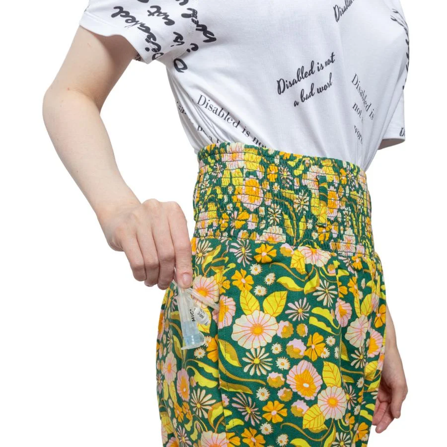 Medical adaptive wear with hidden pockets