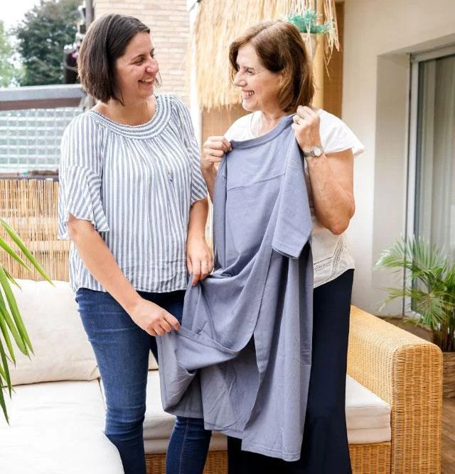 Easy-dress side-open garments